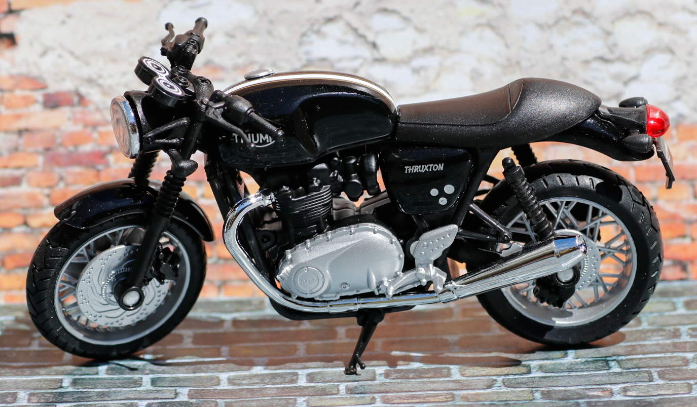 Welly Triumph Thruxton 1200